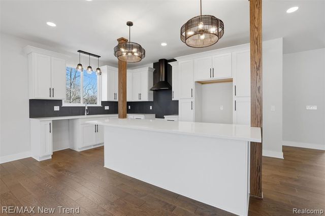 217 Summit View Lane, Milford, MI 48381