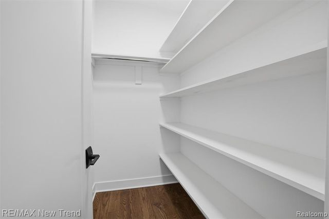 217 Summit View Lane, Milford, MI 48381