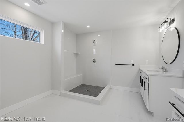 217 Summit View Lane, Milford, MI 48381