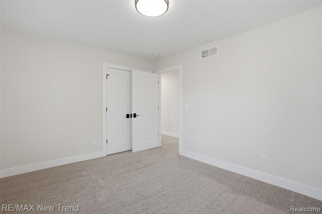 217 Summit View Lane, Milford, MI 48381