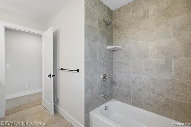 217 Summit View Lane, Milford, MI 48381