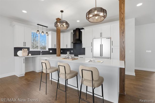 217 Summit View Lane, Milford, MI 48381
