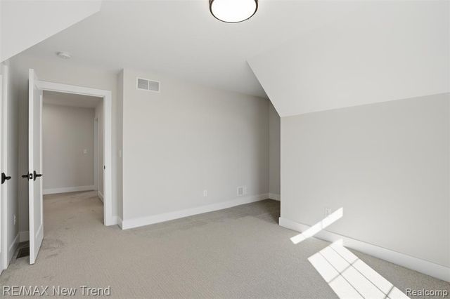 217 Summit View Lane, Milford, MI 48381