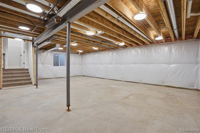 217 Summit View Lane, Milford, MI 48381