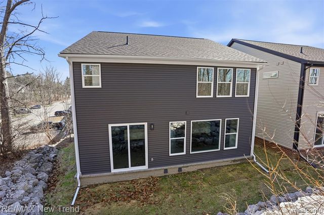 217 Summit View Lane, Milford, MI 48381