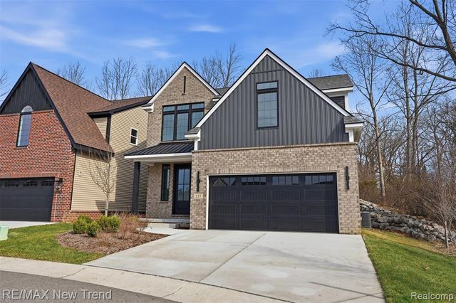 217 Summit View Lane, Milford, MI 48381
