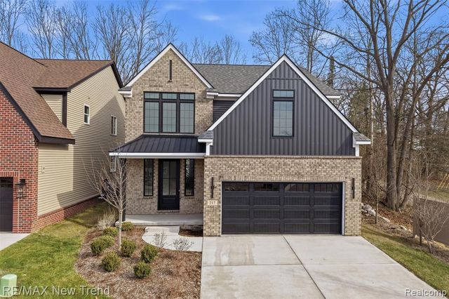 217 Summit View Lane, Milford, MI 48381