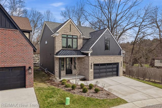 217 Summit View Lane, Milford, MI 48381