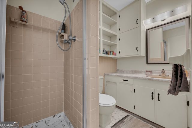 231 Honeysuckle Drive, Commerce, GA 30529