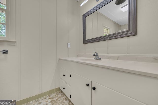 231 Honeysuckle Drive, Commerce, GA 30529