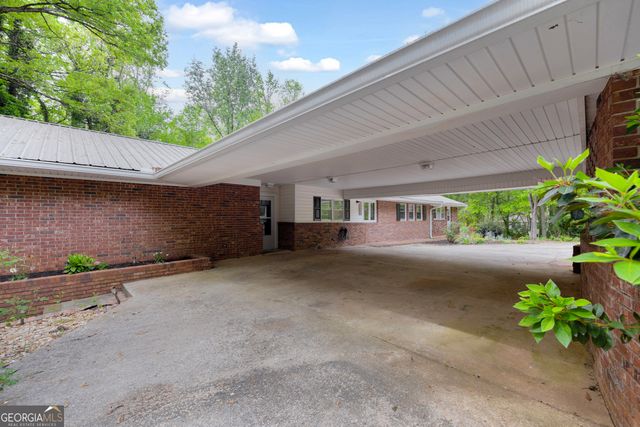 231 Honeysuckle Drive, Commerce, GA 30529