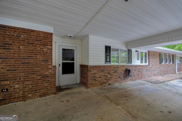 231 Honeysuckle Drive, Commerce, GA 30529