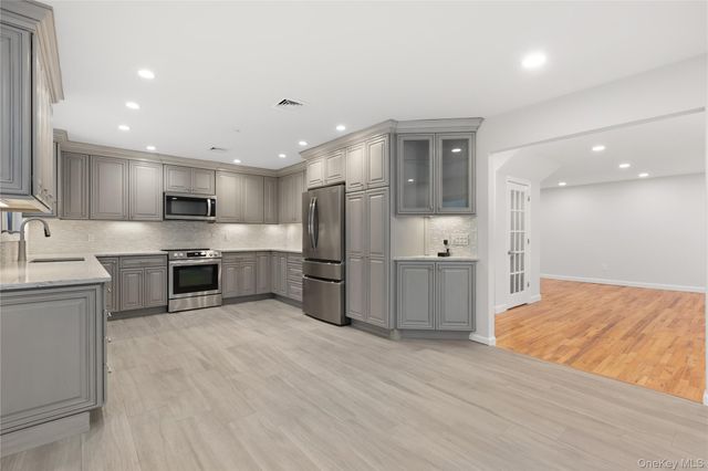 339 Halbert Drive, Holbrook, NY 11741