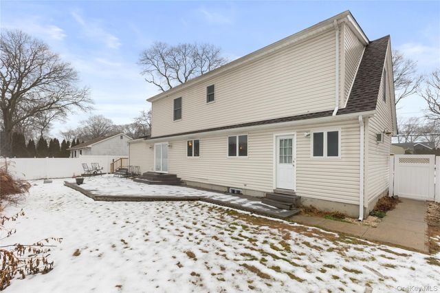 339 Halbert Drive, Holbrook, NY 11741