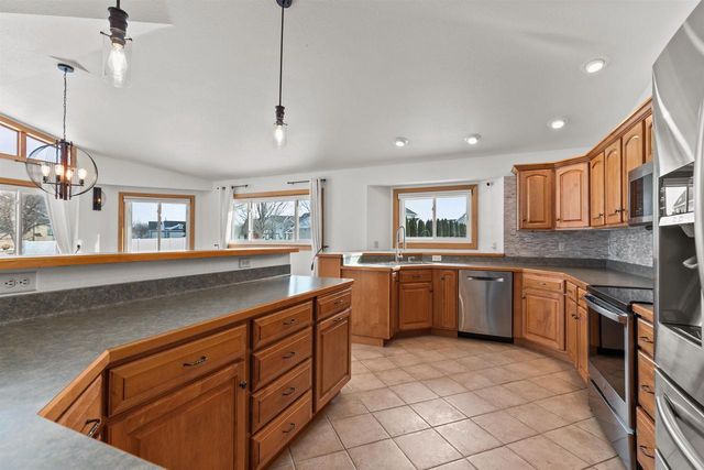 2374 SHORE PRESERVE DRIVE, Oshkosh, WI 54904