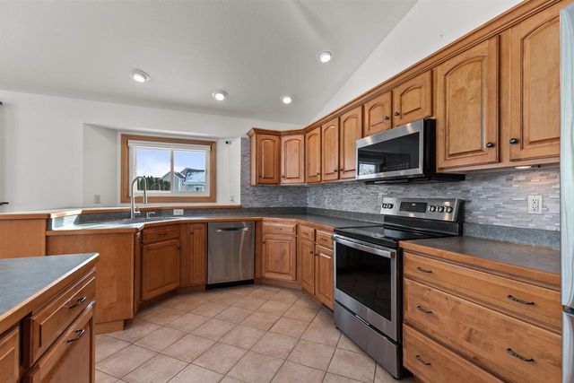 2374 SHORE PRESERVE DRIVE, Oshkosh, WI 54904