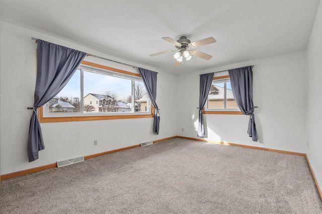 2374 SHORE PRESERVE DRIVE, Oshkosh, WI 54904