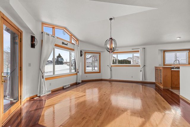 2374 SHORE PRESERVE DRIVE, Oshkosh, WI 54904