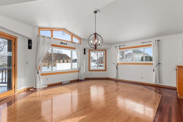 2374 SHORE PRESERVE DRIVE, Oshkosh, WI 54904