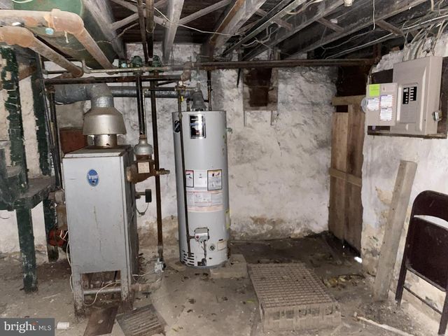 2011 N WEST ST, Wilmington, DE 19802