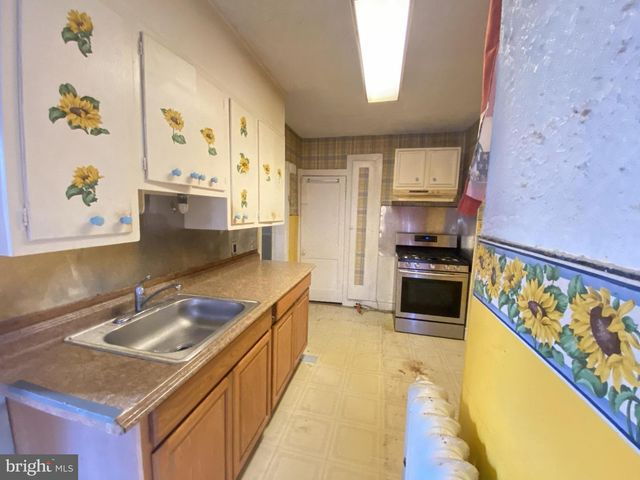 2011 N WEST ST, Wilmington, DE 19802