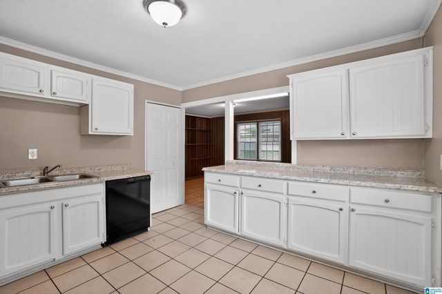 1541 27TH AVENUE N, Hueytown, AL 35023