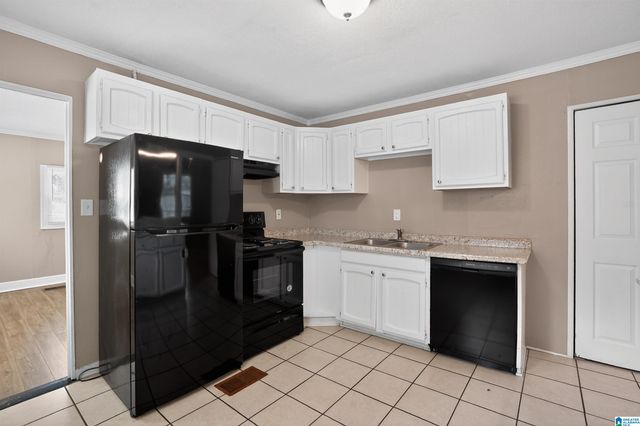 1541 27TH AVENUE N, Hueytown, AL 35023