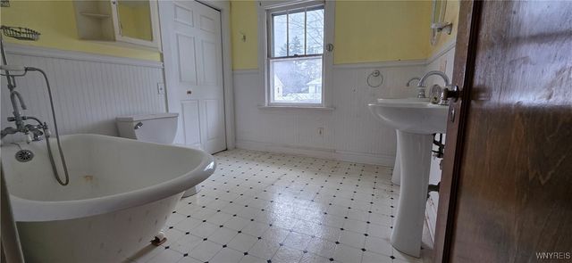 83 Highland Drive, Amherst, NY 14221