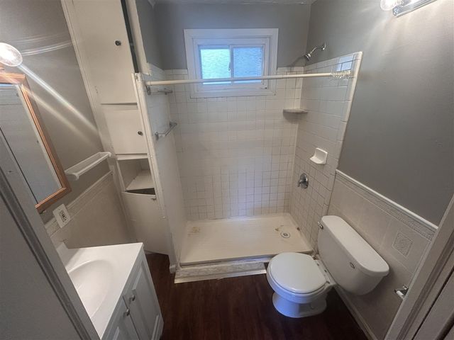 32 E George Avenue, Hazel Park, MI 48030