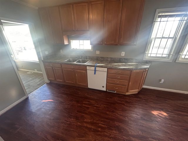 32 E George Avenue, Hazel Park, MI 48030