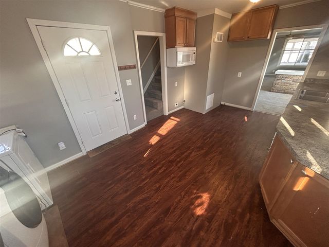 32 E George Avenue, Hazel Park, MI 48030