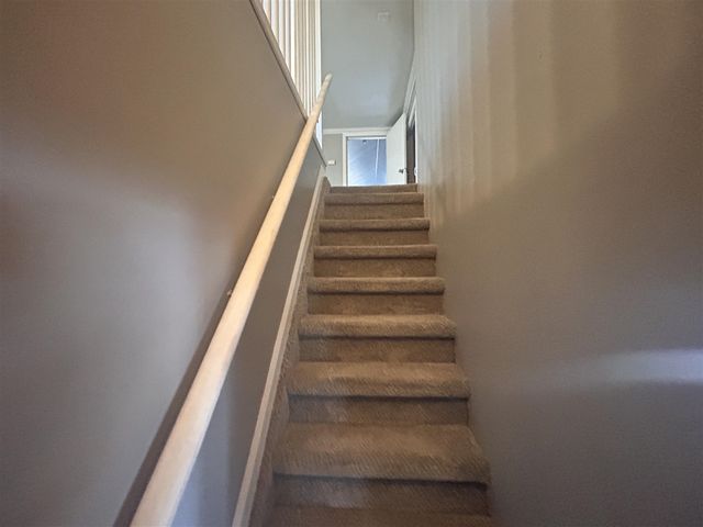 32 E George Avenue, Hazel Park, MI 48030