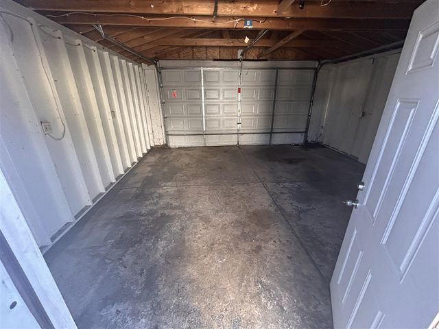 32 E George Avenue, Hazel Park, MI 48030