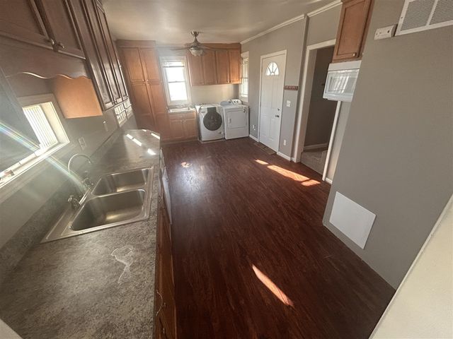 32 E George Avenue, Hazel Park, MI 48030