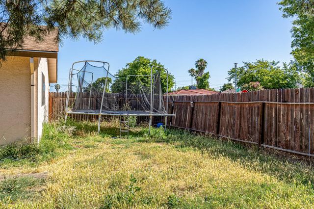 2640 52nd Ave, Sacramento, CA 95822