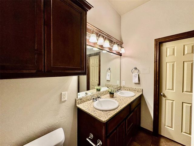 18208 Manera Way, Edmond, OK 73012