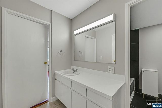 5 Linden Street 5E, Hackensack, NJ 07601