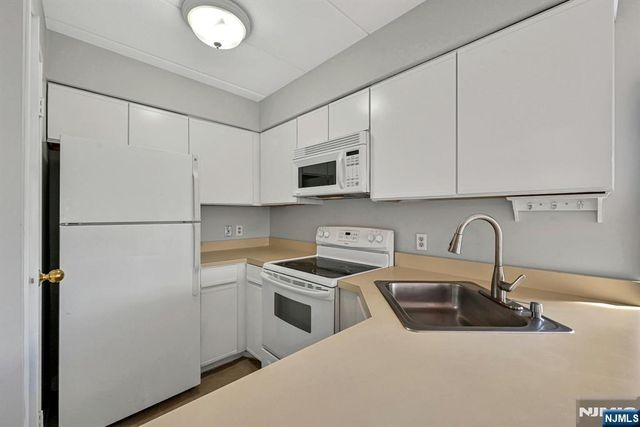 5 Linden Street 5E, Hackensack, NJ 07601