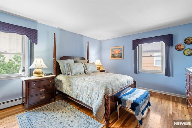 2 Violet Court, Bergenfield, NJ 07621
