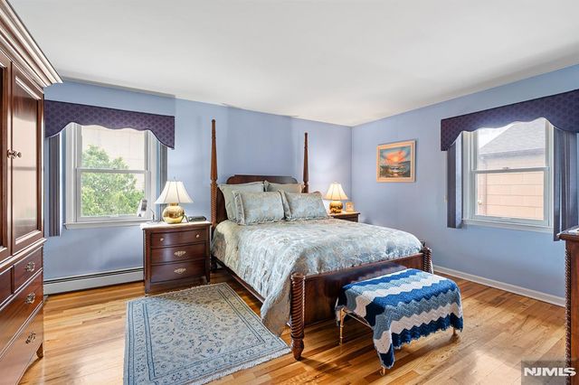 2 Violet Court, Bergenfield, NJ 07621