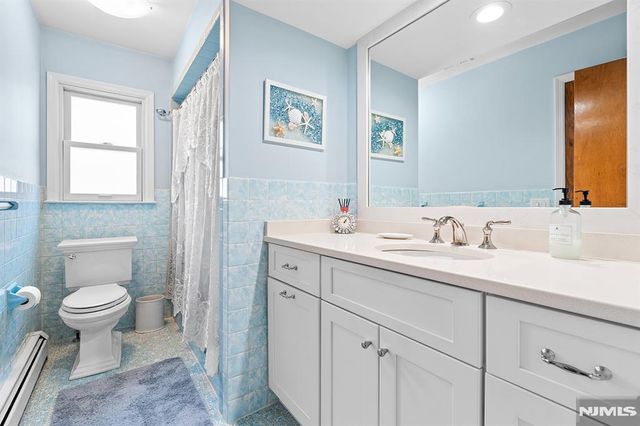 2 Violet Court, Bergenfield, NJ 07621
