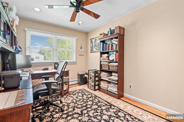2 Violet Court, Bergenfield, NJ 07621