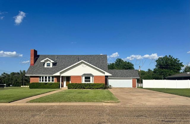 1001 S Sweetwater Street, Wheeler, TX 79096