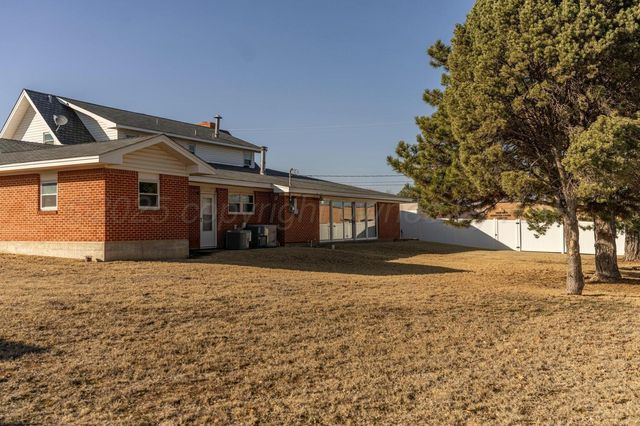 1001 S Sweetwater Street, Wheeler, TX 79096