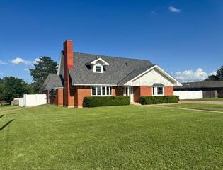 1001 S Sweetwater Street, Wheeler, TX 79096