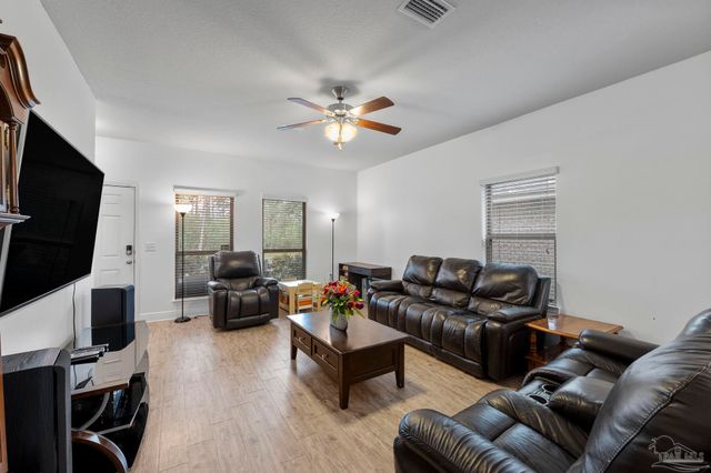 3634 Hawks Landing Cir, Pace, FL 32571