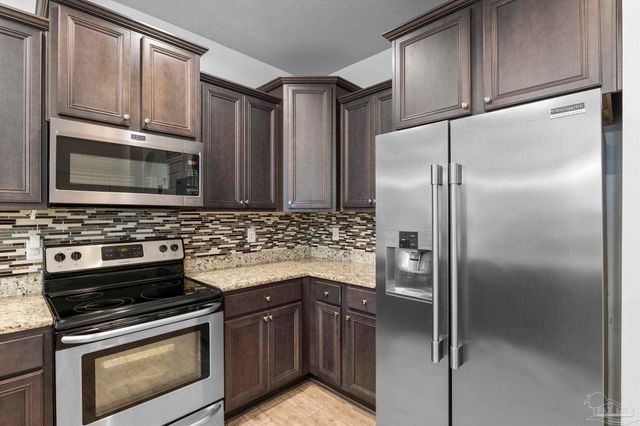 3634 Hawks Landing Cir, Pace, FL 32571