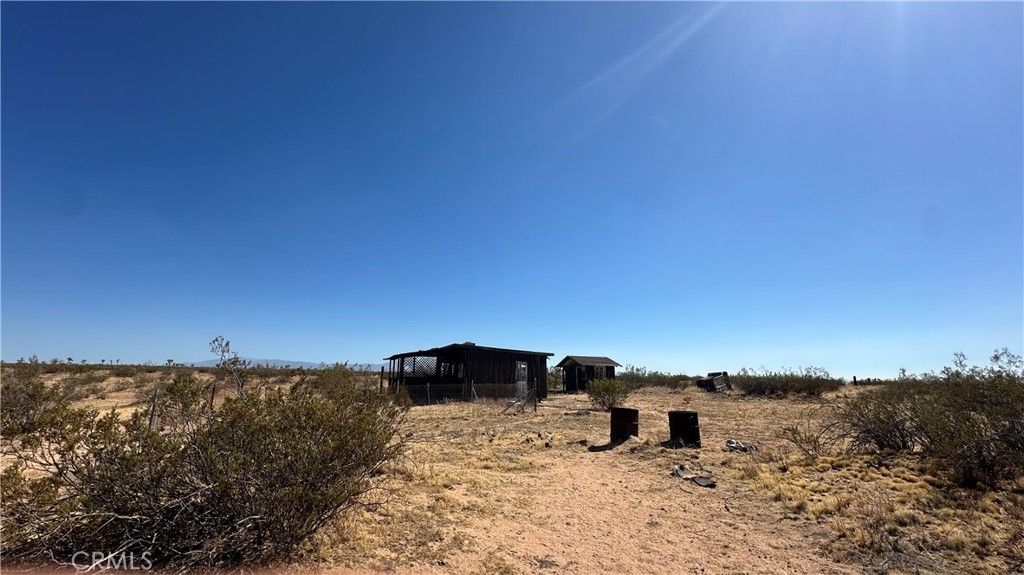Image 2 of property listing at 41936 235th Street E, Palmdale, CA 93591