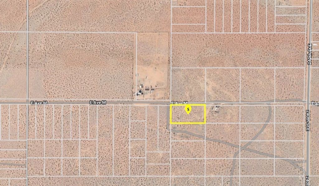 Image 6 of property listing at 41936 235th Street E, Palmdale, CA 93591