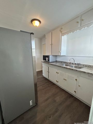 2322 Olmos, San Antonio, TX 78201